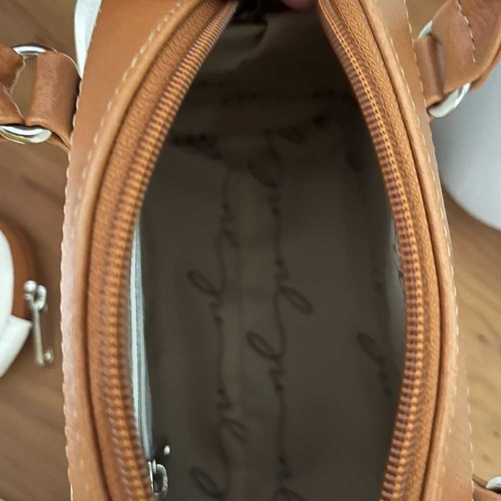 Naty London - Elegant POL Tan and Cream Crossbody Bag - Picture 6 of 6